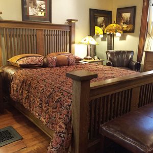 MC54-2<br> Macintosh Mission Post Bedroom Set